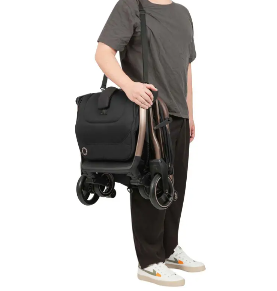 Coche Travel System Eva Essentian Black Champagne